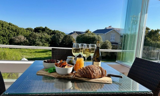 Voelklip Maison | Valinor - Grotto Beach