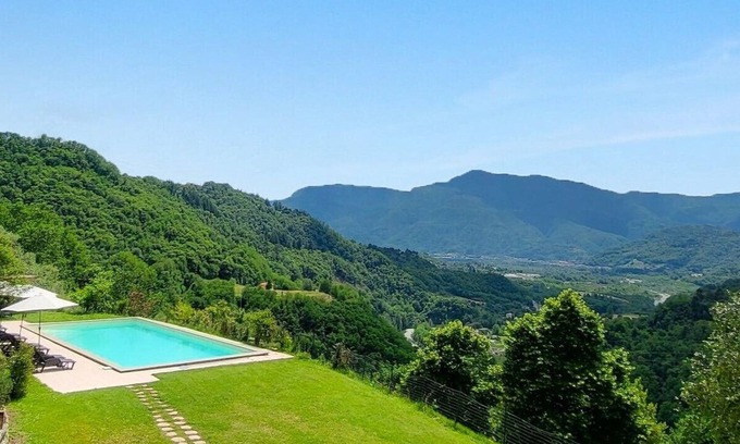 Fosciandora Villa | Vallecchia Sotto, villa de 5 chambres, piscine privée, superbes vues, WIFI.