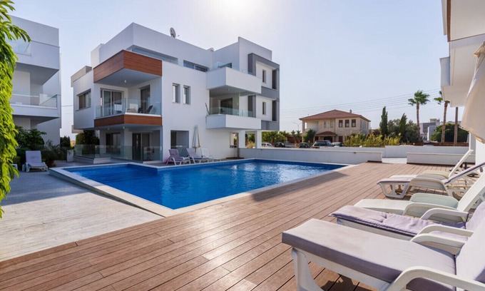 Larnaca Appartement | Valleria - 2 BR Apartment W/ Pool in Larnaca