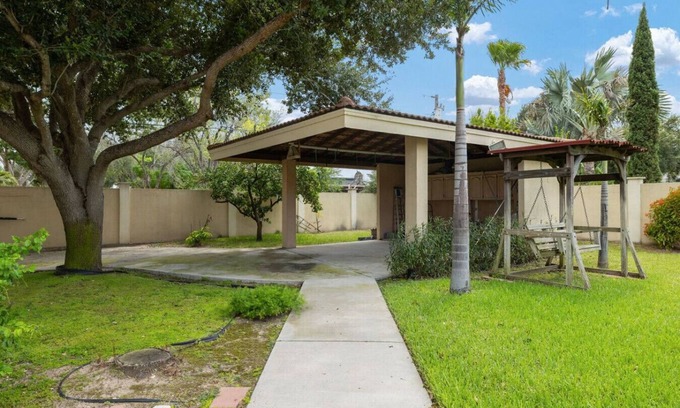 Mission Appartement | Valley Gateaway! Pool House