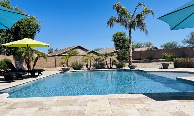 Power Ranch Maison | Valley Of The Sun Desert Oasis w/ Private Pool/ Hot Tub. Close To Everything!