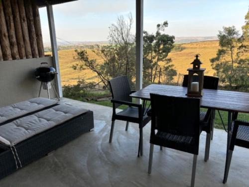 Mpofana Chalet De Ski | Valley View Cottage Unit 8 Hilltop Farm
