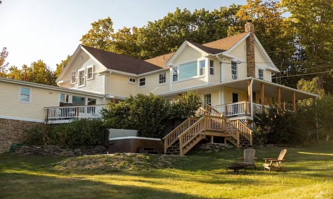 Durham Maison | Valley VIEWS! Hot tub, Game Room, Acres to Roam!