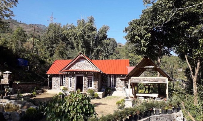 Mirik Maison | Vamoose Riverside