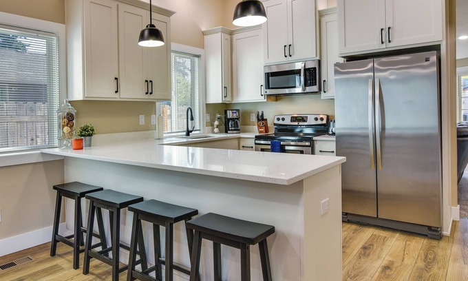 Five Corners Maison | Vancouver Vacation Rental ~ 8 Mi to Columbia River