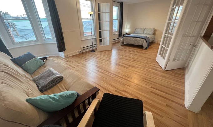 Saint-Jean-Baptiste Appartement | Vaste 5 pièces tout équipé à 30Secondes de St-Jean