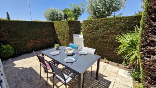 Vaux-sur-Mer Appartement | Vaux sur Mer - côté PONTAILLAC - VILLA MITOYENNE - PISCINE COLLECTIVE