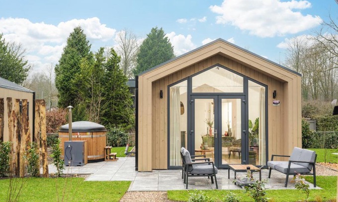 Lieren Station Balnéaire | Veluwepark De Bosgraaf | Comfort met Hottub