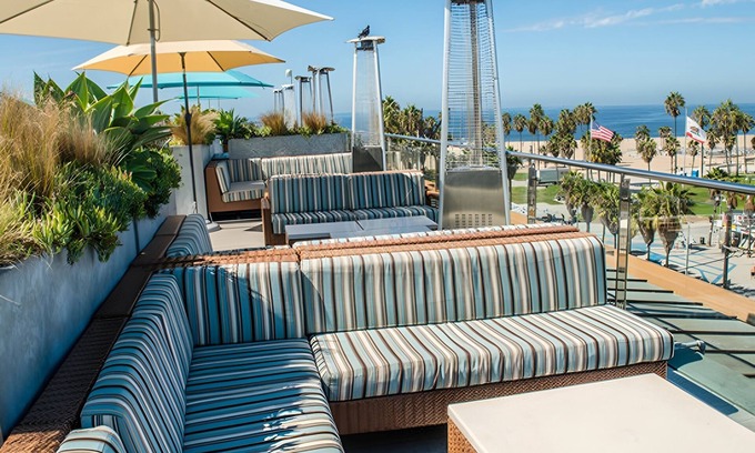 Venice Hôtel | Venice Beach Base w/Balcony | Free Breakfast | Rooftop Lounge | 3 Units