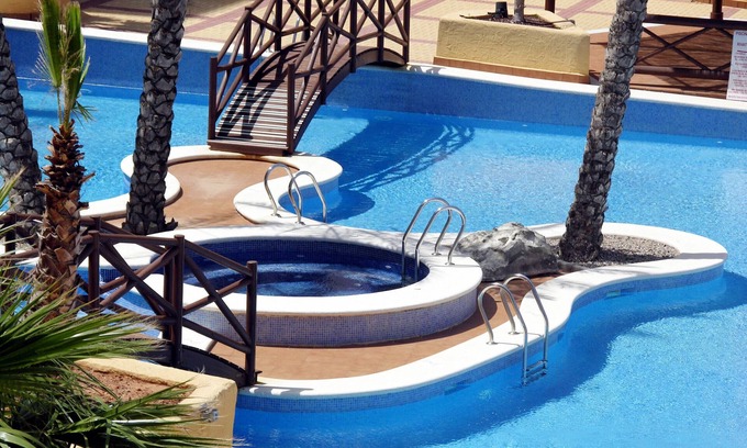 Playa Honda Appartement | Superbes vues sur la mer, wifi, 2 piscines, parking