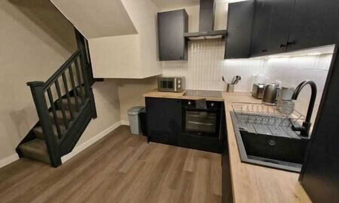 Plasnewydd Appartement | Vere Room 1 - Double Room - En Suite - Close to City Centre