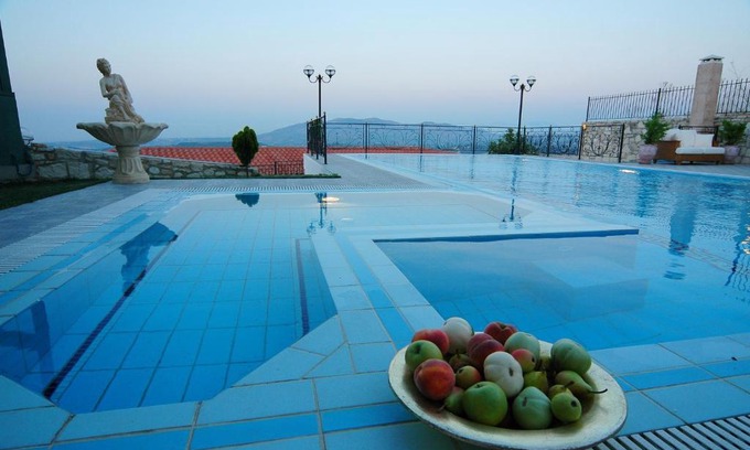 Agios Myronas Hôtel | Vergis Epavlis