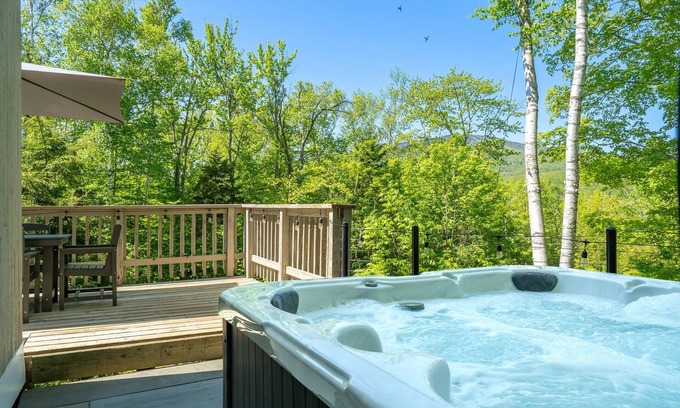 Forest Farms Maison | Stratton Views from the Hot Tub or Fire Pit!