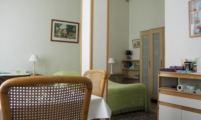 Notre-Dame Appartement | Versailles-Château : Studio 2 étoiles, central et au calme.