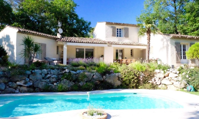 Le Collet Villa | Très Belle Villa avec piscine, aircond, wifi, pétanque, ping-pong