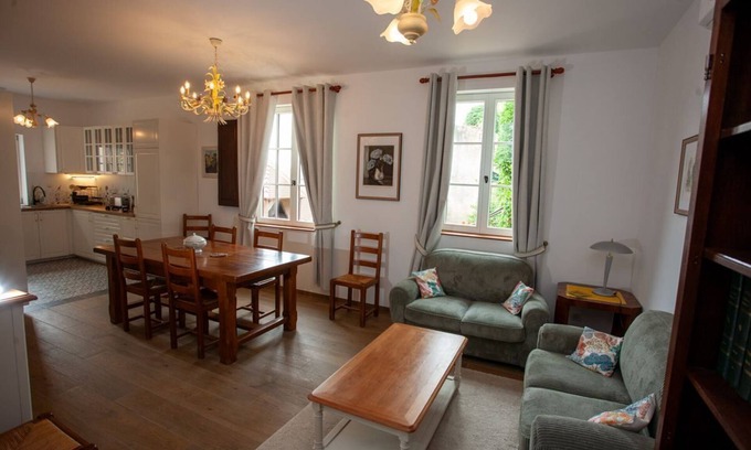 Martailly-Les-Brancion Maison | Very comfortable gite for 4 people in the medieval village of Brancion