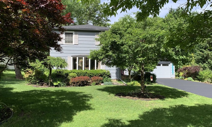 Pittsford Maison | Very Comfortable Home near Oak Hill Country Club