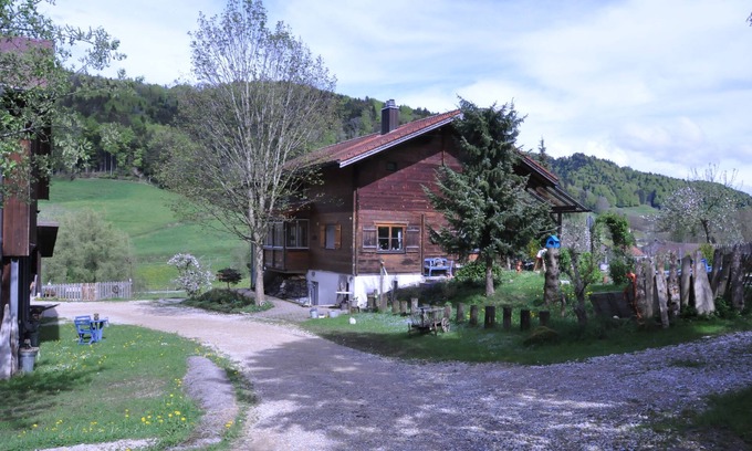 Baretswil Appartement | très sympathique appartement de 2 1/2 pièces à la ferme dans une nature magnifique