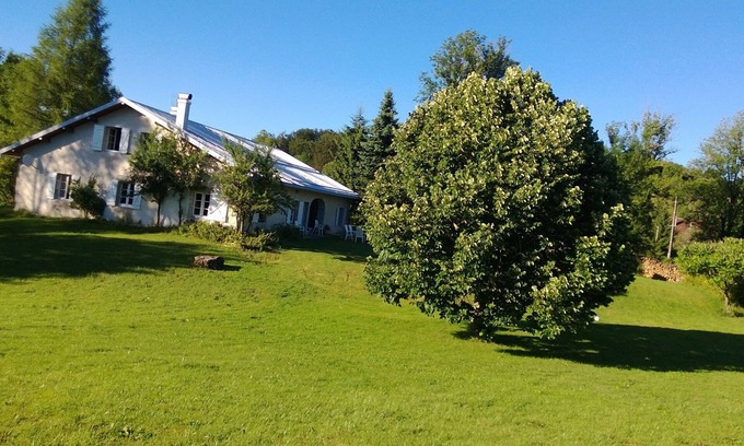 Foncine-le-Bas Maison | Très grande ferme (XVIIIème siècle) restaurée, 6 chambres, 14 personnes