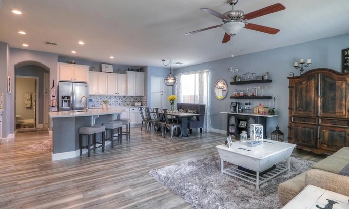 Maricopa Maison | Very Nice 5 Bedrm 3 Bath Home, Family ready home!