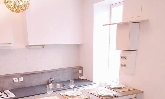 Vierzon Appartement | Appartement propre, au calme bien que situé au cœur du vieux Vierzon