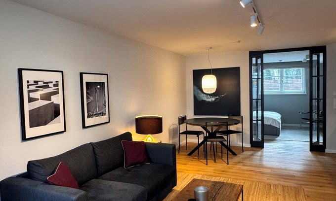 Kleinmachnow Appartement | Very nice apartment quiet location with good parking and terrace