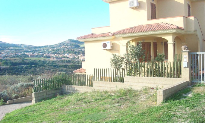 Lu Bagnu Appartement | Très bel appartement avec vue sur la mer et terrasse ensoleillée