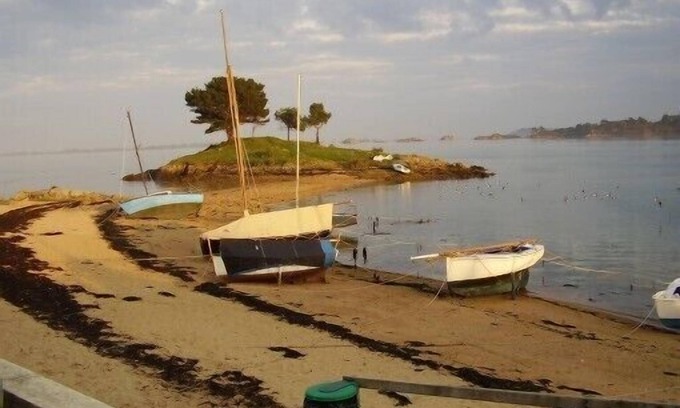 Lanmodez Villa | Maison "vue imprenable mer," calme, paysage différent au gré des marées,