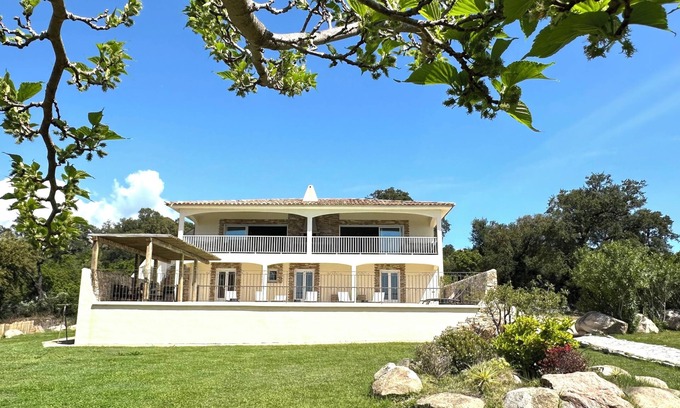 Pinarellu Villa | Villa à 10 min à pied de la plage, piscine, vue mer et montagne