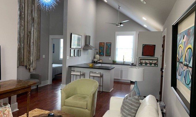 Seville Historic District Maison | Very walkable to all the great breweries, restaurants, & shops!