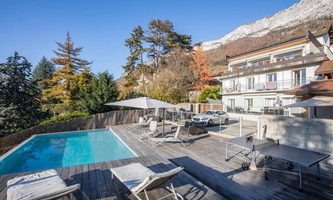 Veyrier-du-Lac Appartement | VEYRIER centre - Pool and View, Apt contemporain