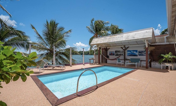 La Trinite Villa | Villa Beau Rivage - Quatre Chambres Villa, Couchages 9
