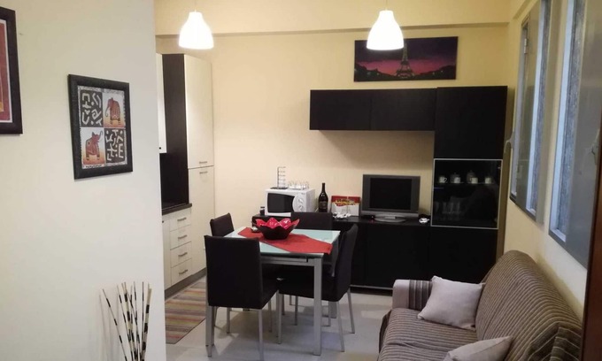 Messina Appartement | Via Dogali center two-room apartment in Piazza Cairoli
