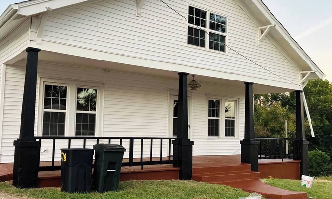 Hannibal Maison | Vibey home a few blocks from downtown Hannibal