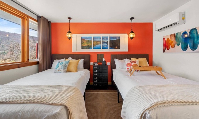 Hancock Hôtel | Vibrant & Cozy Getaway with Artistic Touches and Modern Comforts