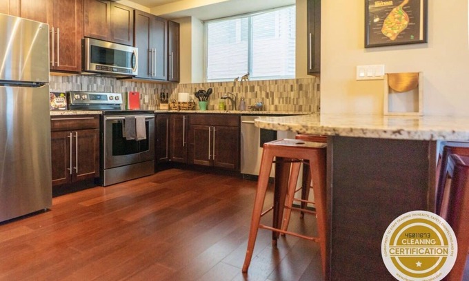 Central West End Appartement | Vibrant CWE Escape | Prime Location / ABODEbucks