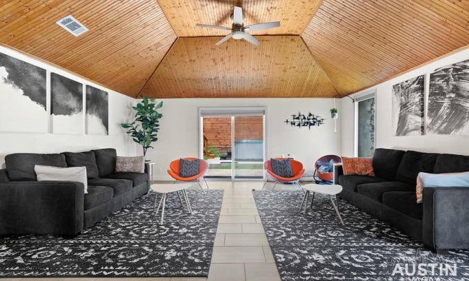 Greater South River City Maison | Vibrant, Quirky Home with Hot Tub Near S Congress