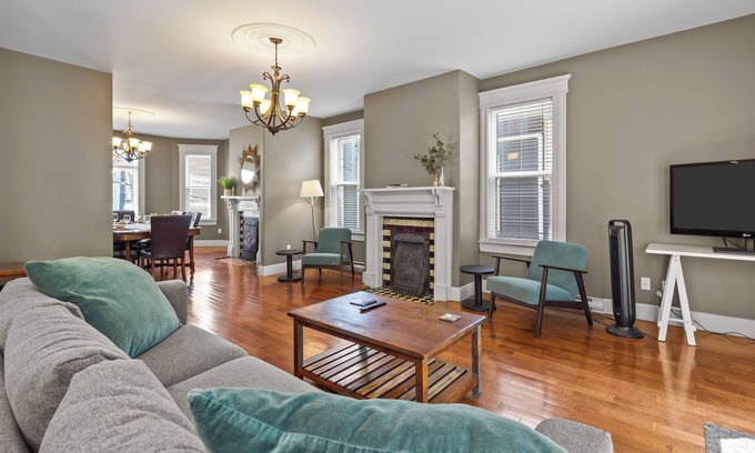 Terra Nova Maison | Waterford River House, 4 BR 2.5 BA Private Parking