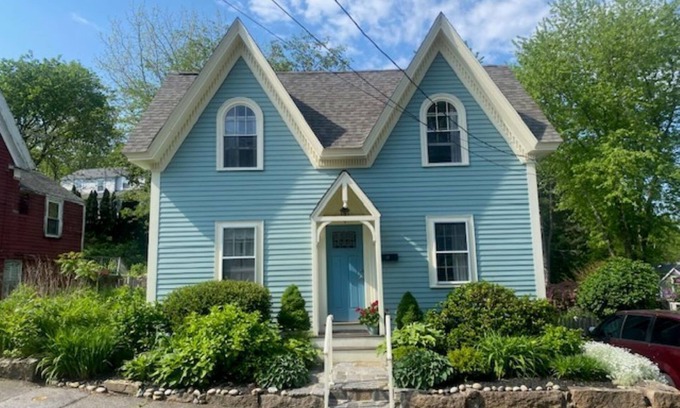 Gloucester Maison | Victorian home, family and pet friendly close to beaches, harbor, restaurants