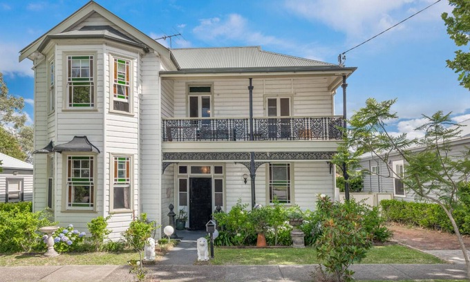 Hamilton Maison | Victorian Home of Grand Proportions