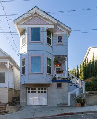 Crockett Maison | Victorian House-30 mins to Napa & SF, Free Pets!