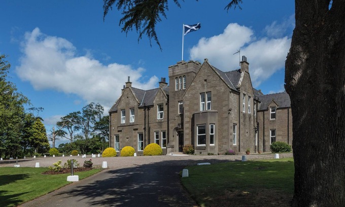 Carnoustie Maison | Victorian Mansion, entièrement rénové, peut accueillir 24 personnes dans 12 chambres avec salle de bain