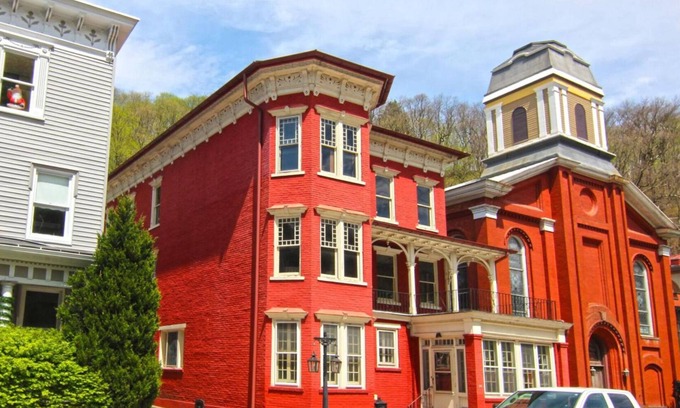 Jim Thorpe Maison | Victorian Mansion in the heart of historic Jim Thorpe