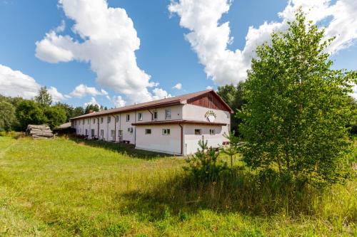 Plavniekkalns Maison | Viesu nams “Dimantu ferma”