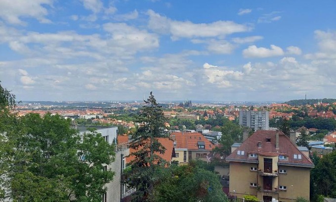 Hanspaulka Lit Et Petit-Déjeuner | View of Prague
