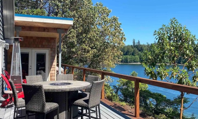 Grapeview Cabine | View Waterfront Beach Cabin on the South Puget Sound, Hot Tub, AC, Pet Friendly