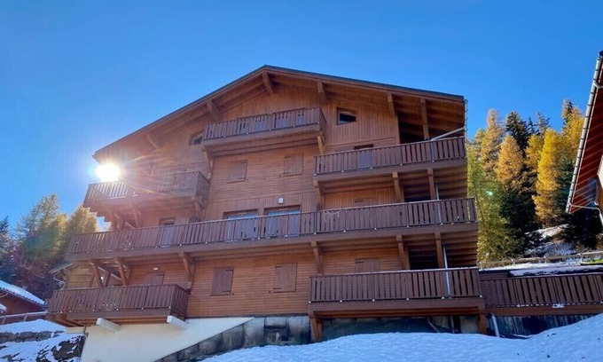 La Roche Appartement | spacieux 3 chambres 2 salles de bain, wi-fi GRATUIT, vue sur la montagne, près des pistes, sur la ligne de bus