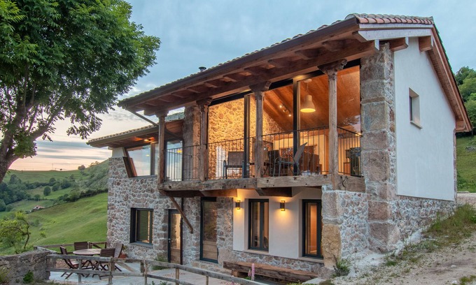 Santianes de Ola Maison | Views of the Picos de Europa in a house designed for all seasons