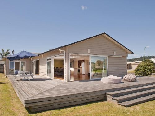 Matarangi Maison | Views on Matarangi - Matarangi Holiday Home