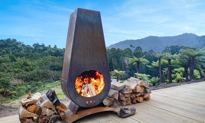 Kaiata Cabine | Viking Hut Odin Set Amid Rainforest w/Hot tub